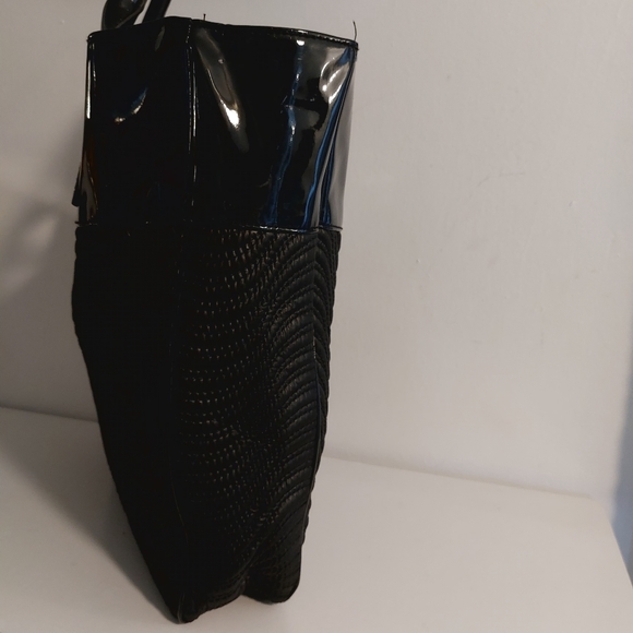 New Versace Parfums purse Large - Picture 15 of 16